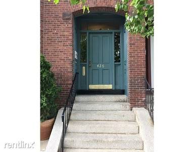 Main picture of 426 E 5th St