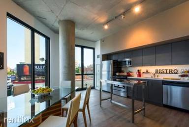 Main picture of 1611 West Division Apartments