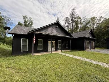 Main picture of 415 Autumn Ridge Dr