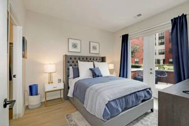 Main picture of 168 Avenue F