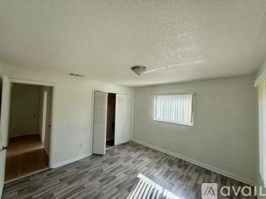 Main picture of 1907 E Chapel Dr
