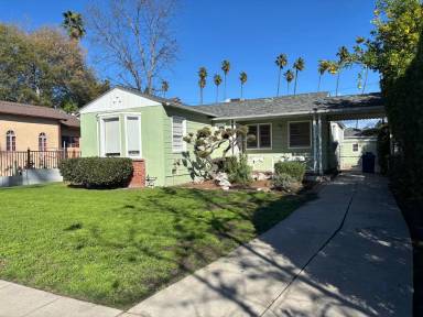 Main picture of 3633 Revere Ave