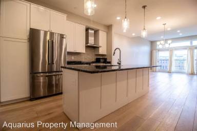 Main picture of 185 Fore St