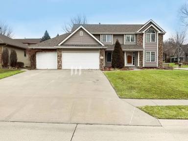 Main picture of 1437 S 176th St