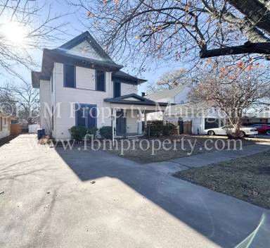 Main picture of 405 W Denton St