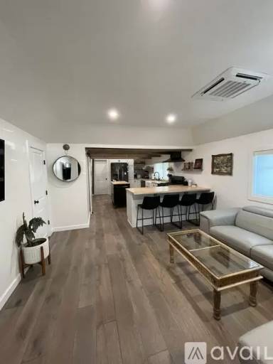 Main picture of 325 Adaline St