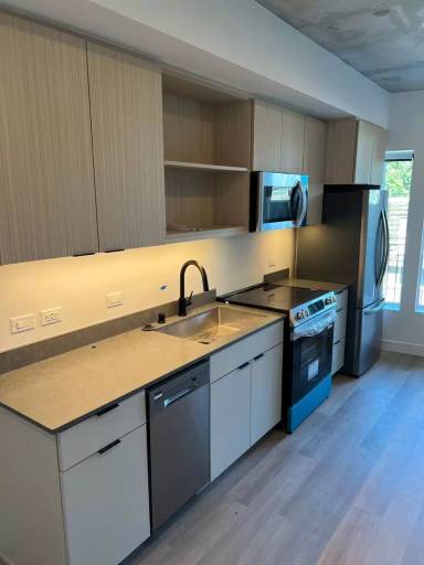 Main picture of 3660 Reynard Way
