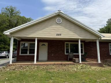 Main picture of 1707 Ridge Rd