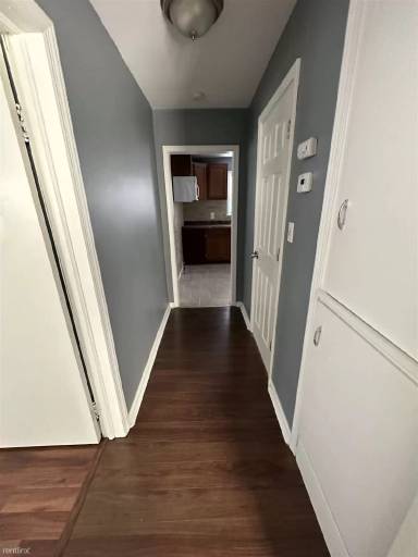 Main picture of 6165 Hampden St