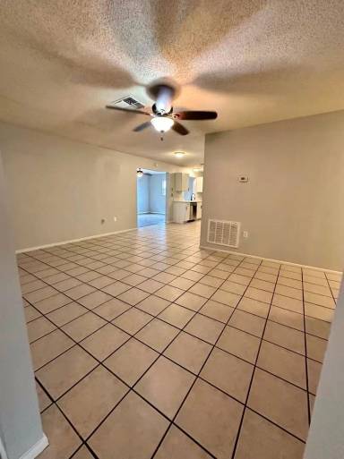 Main picture of 11143 Holbrook St