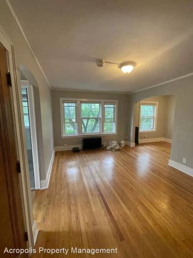 Main picture of 1014-1016 Hawley Ave