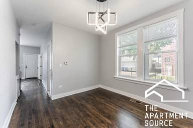 Main picture of 1922 N Wilmot Ave