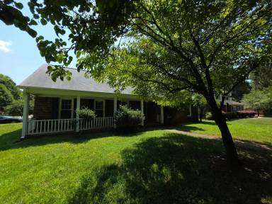 Main picture of 1301 Rock Point Rd