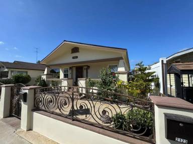 Main picture of 2119 Ocean View Blvd