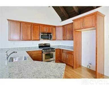 Main picture of 157 Beale St