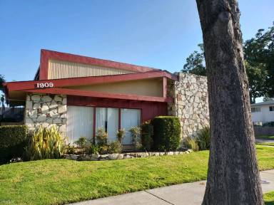 Main picture of 1901 E Wilshire Ave