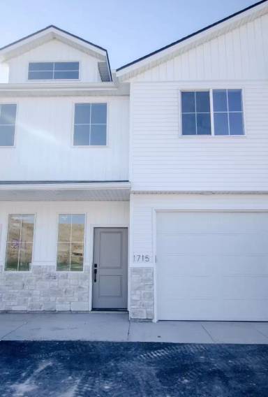 Main picture of 1751 Ammon St