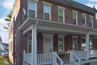 Main picture of 211 N Eberts Ln