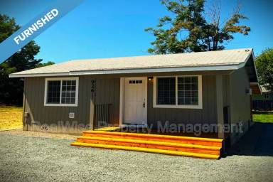 Main picture of 926 1/2 SW Greenwood Ave