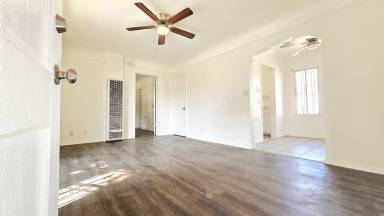 Main picture of 8311 S San Pedro St