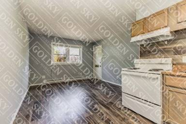 Main picture of 1221 S Franklin St