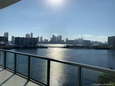 Main picture of Echo Condo