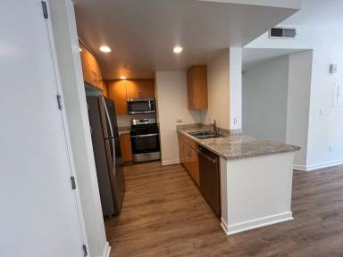 Main picture of 22 W Green St
