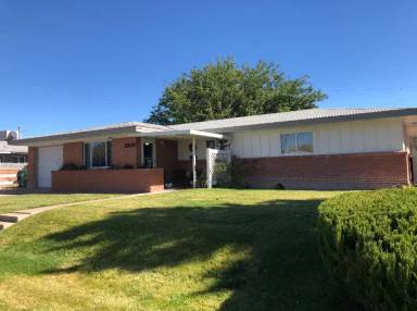 Main picture of 2300 N Western Ave