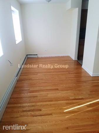 Main picture of 5820 N Sheridan Rd