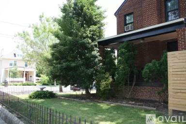 Main picture of 734 Butternut St NW