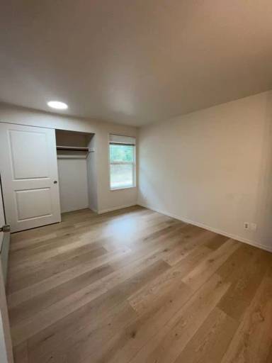 Main picture of 1471 Moore St