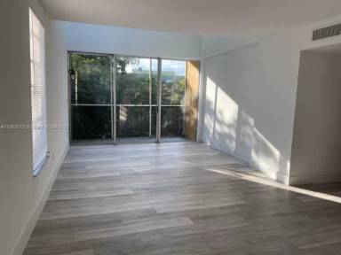 Main picture of 110 Fontainebleau Blvd