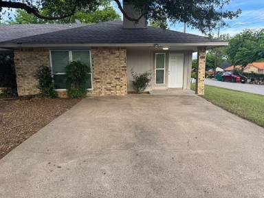 Main picture of 700 Long Ct