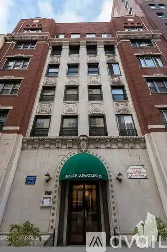 Main picture of Roscoe Apartments