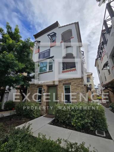 Main picture of 82 Esfahan Dr
