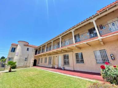 Main picture of 1273 S Woods Ave