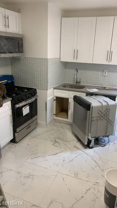 Main picture of 11 Gifford Ave