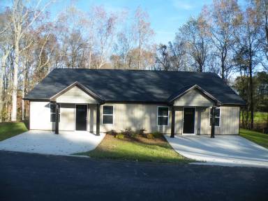 Main picture of 96 Creekside Ln