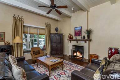 Main picture of 572 W San Francisco St