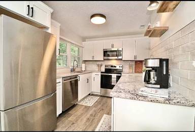 Main picture of 2402 Deborah Dr