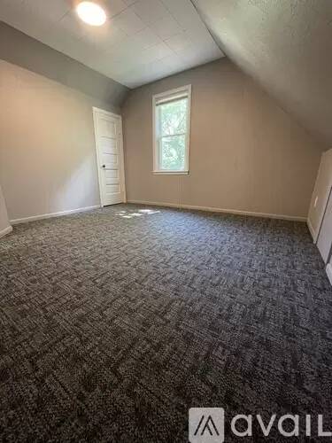 Main picture of 321 9th St S