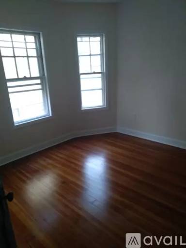 Main picture of 20 Powder House Blvd
