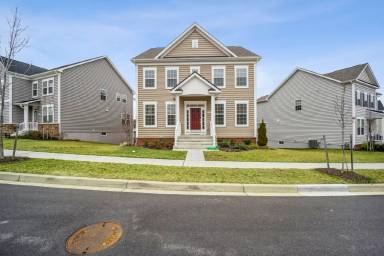 Main picture of 718 Canal Town St