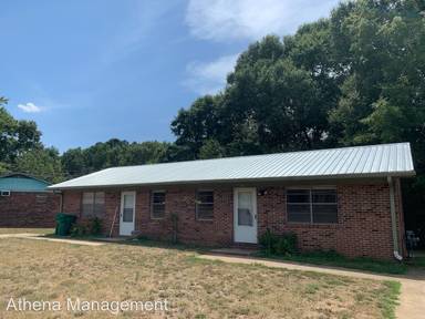 Main picture of 135 Sycamore Ln