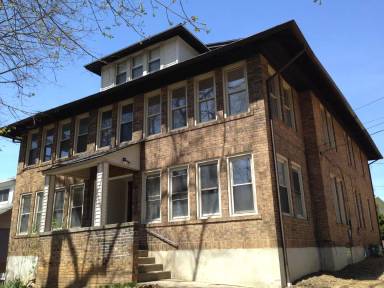 Main picture of 725 Washington Ave