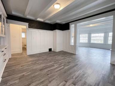 Main picture of 602 S Sheridan Ave