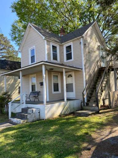 Main picture of 109 E Ward St
