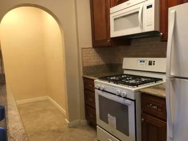 Main picture of 731 E Broadway