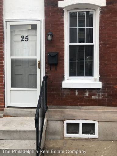 Main picture of 25 E Chestnut St