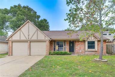 Main picture of 22310 N Fork Dr